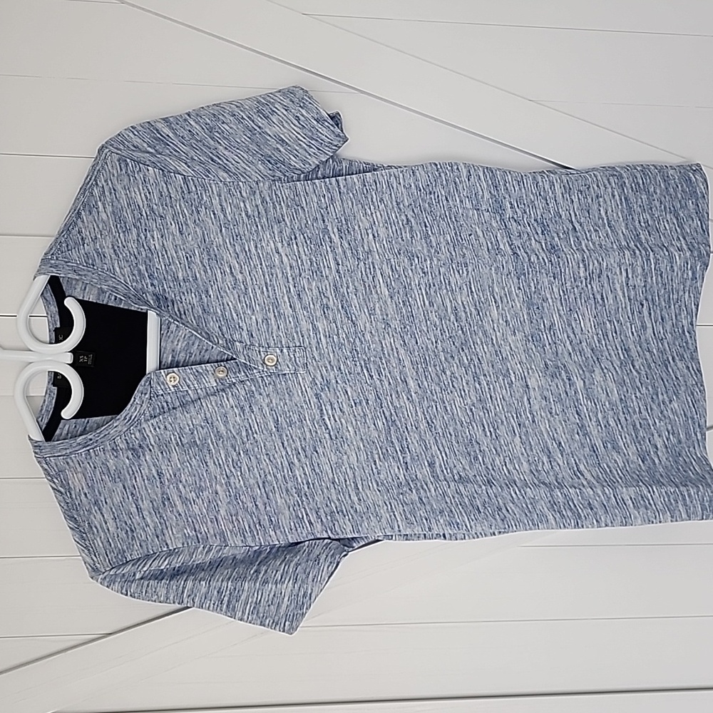 NWOT - Banana Republic Moisture Wicking T-Shirt